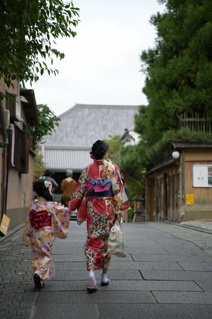 walking on Gion