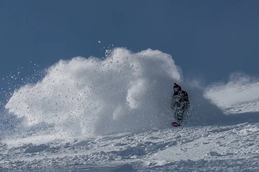 hokkaido snowboading