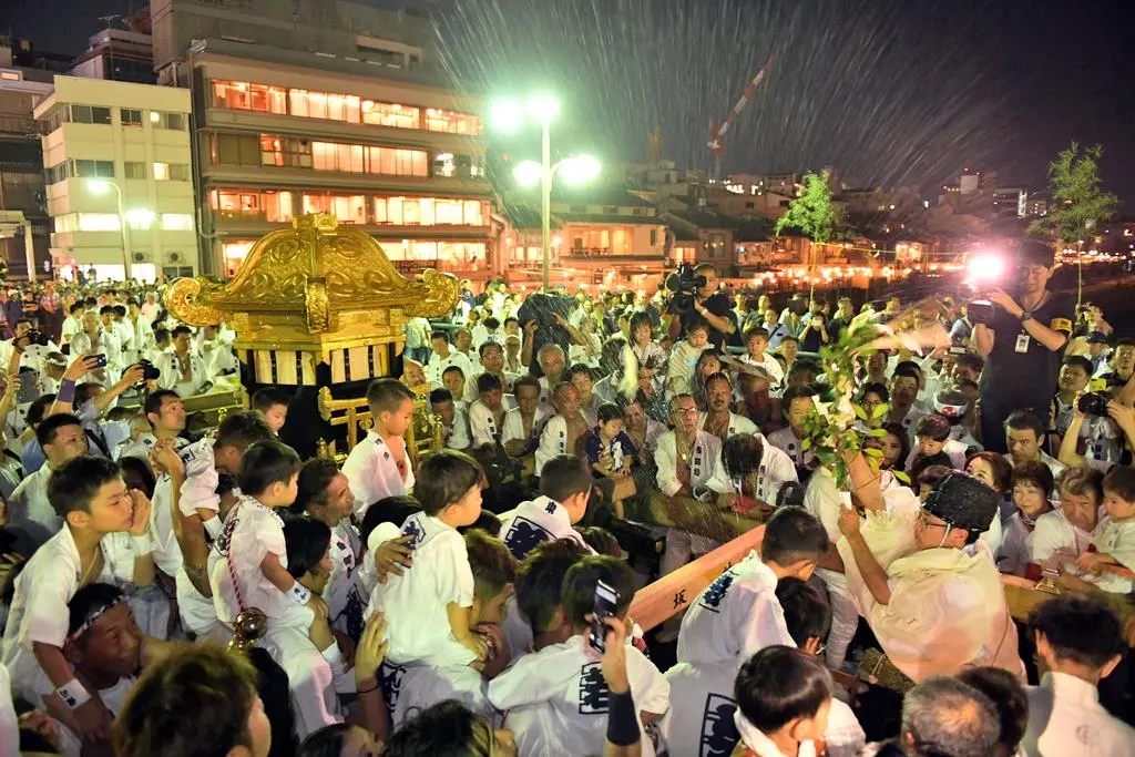 Gion Matsuri Mikoshi Arai